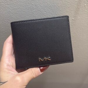 Men’s Michael Kors billfold wallet